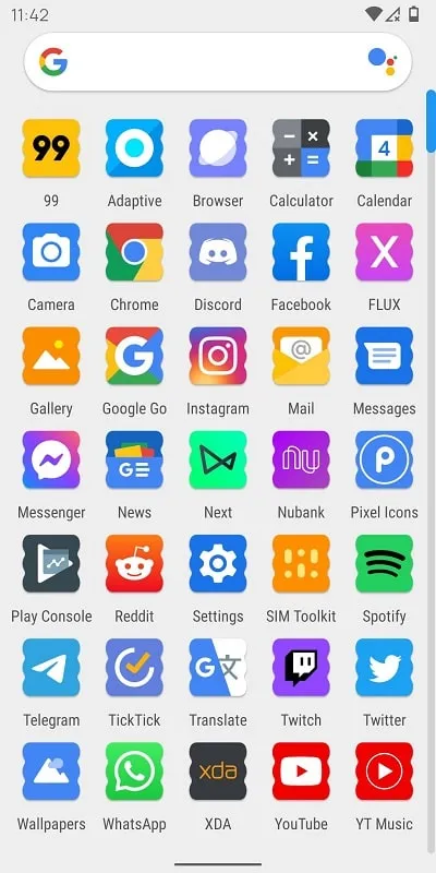 Adaptive Icon Pack applied to a phone's interface