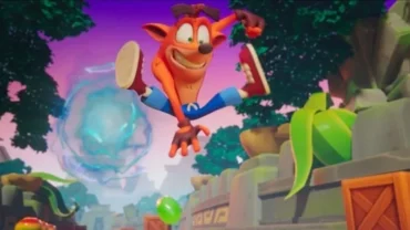 Crash Bandicoot mod apk installation process on an Android phone.