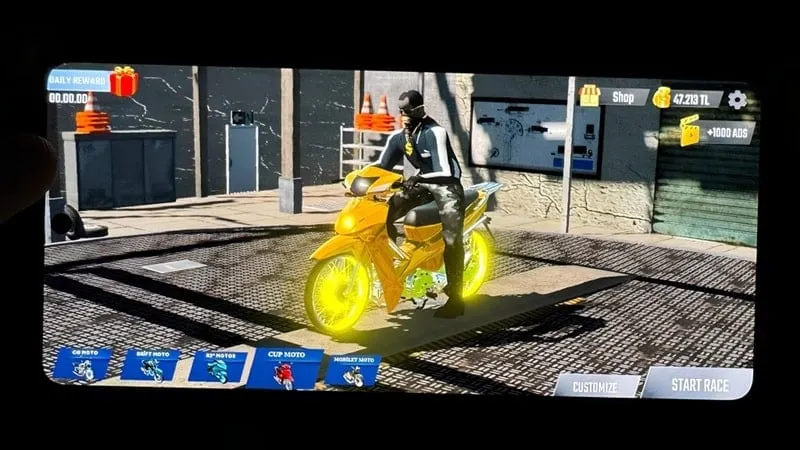 Customizing a motorcycle in CG Moto Online with unlimited money.