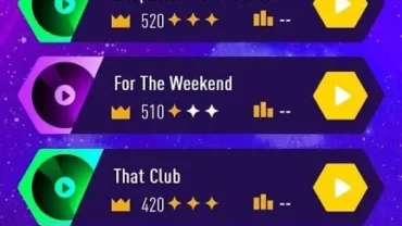 Downloading the Tiles Hop EDM Rush Mod APK.