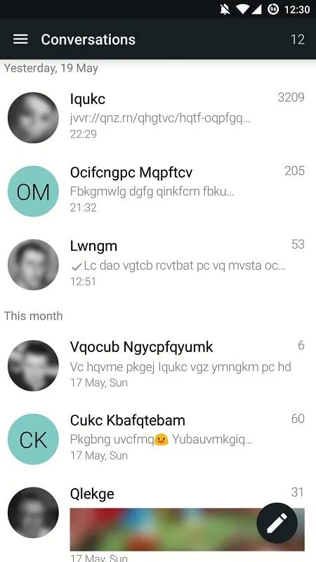 Menggunakan tema khusus di YAATA MOD APK